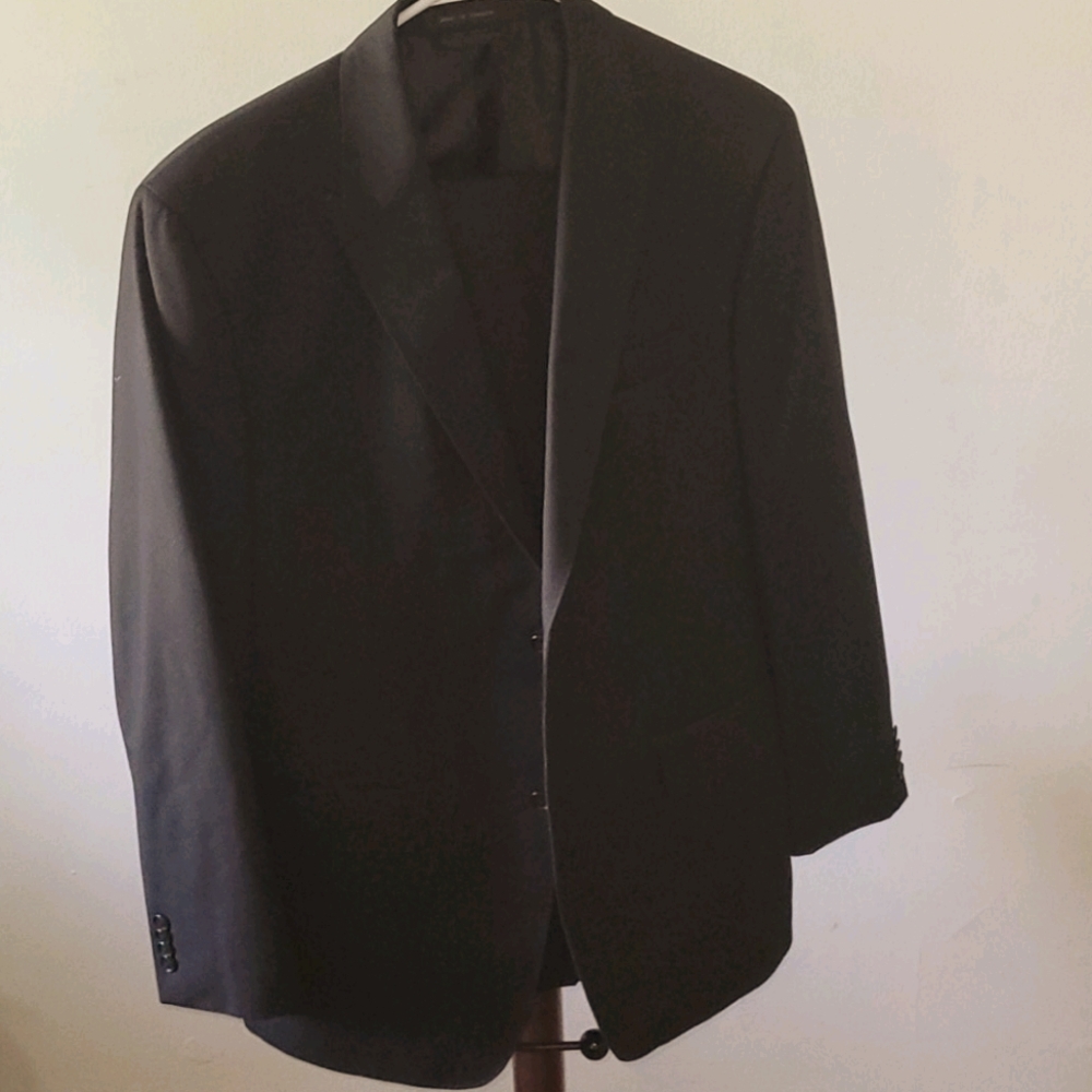 Men's Sean Jean suit. Coat & Pants.